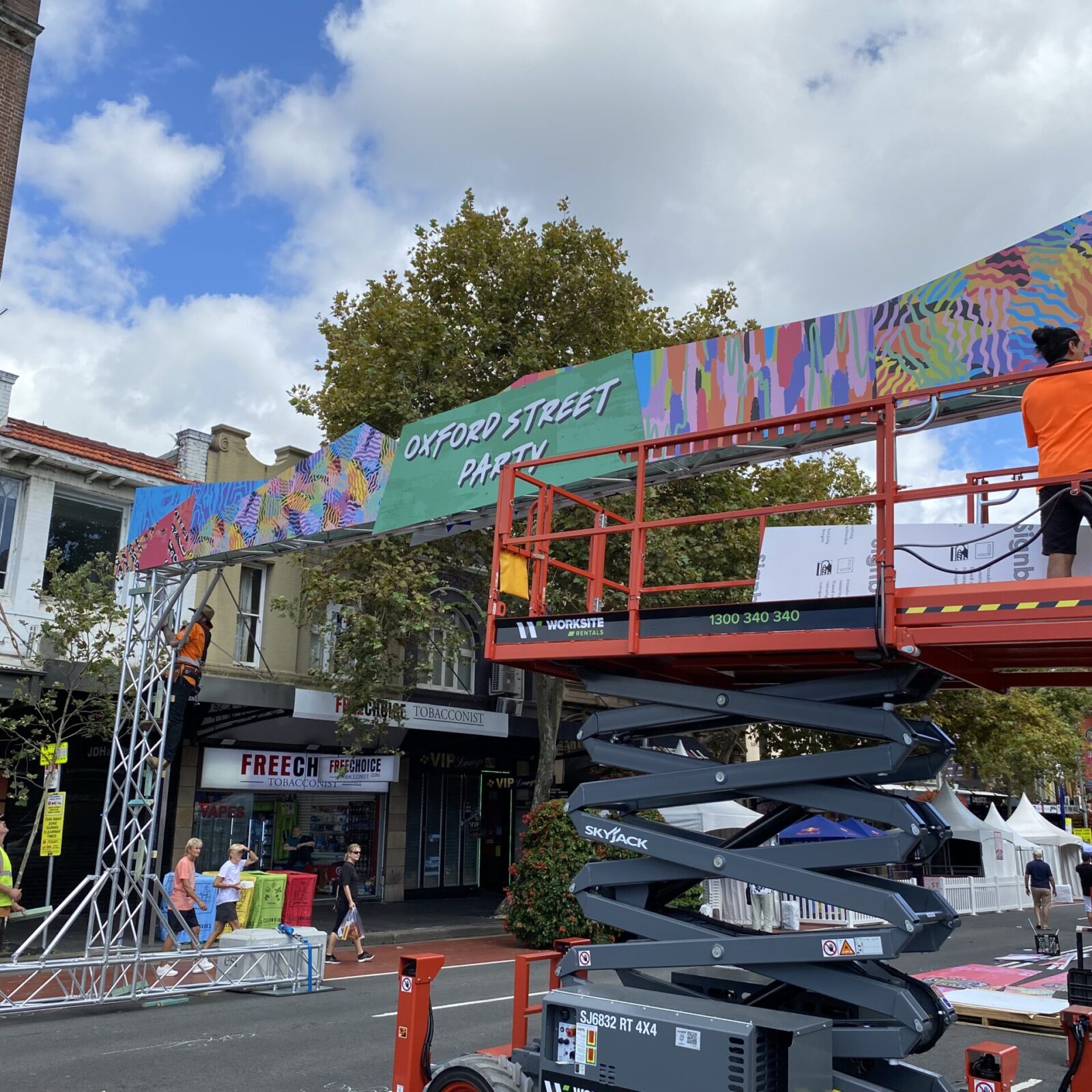 Truss gantry for World Pride